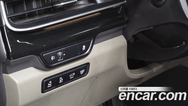 Kia Carnival 2024 — ფოტო 18/31
