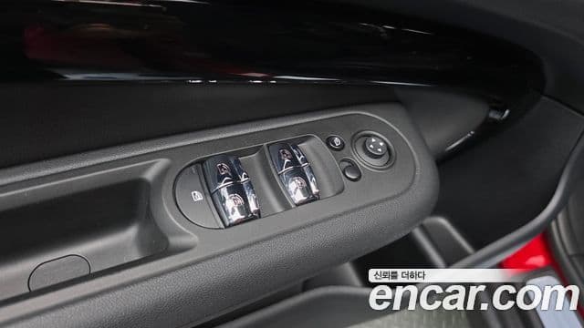 Mini Cooper Clubman 2023 — Фото 11/20