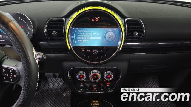 Mini Cooper Clubman 2023 — Фото 14/20