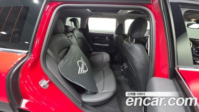 Mini Cooper Clubman 2023 — Фото 18/20