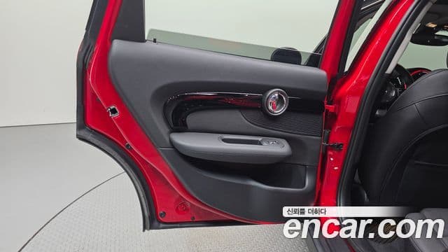Mini Cooper Clubman 2023 — Şəkil 17/31