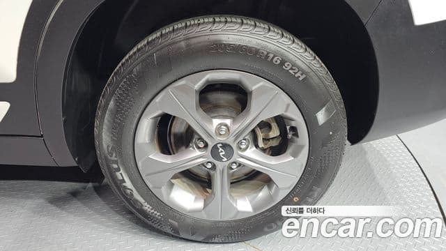 Kia Seltos 2022 — Şəkil 22/31