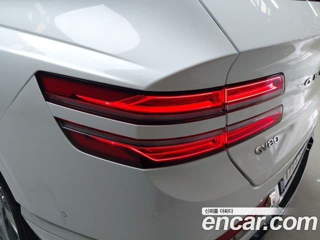 Genesis GV80 2022 — Photo 17/32