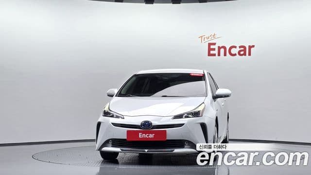 Toyota Prius 2022 — ფოტო 9/30