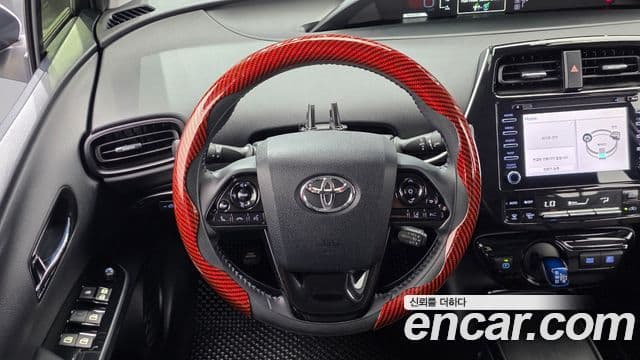 Toyota Prius 2022 — ფოტო 22/30