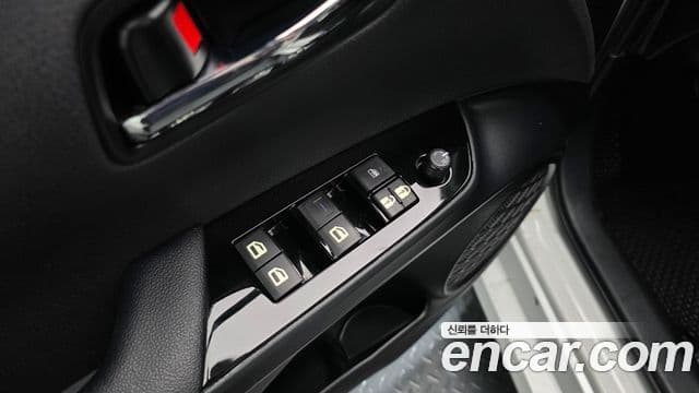 Toyota Prius 2022 — ფოტო 21/30