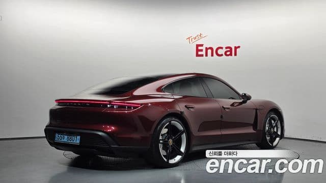 Porsche Taycan 2020 — Photo 29/36