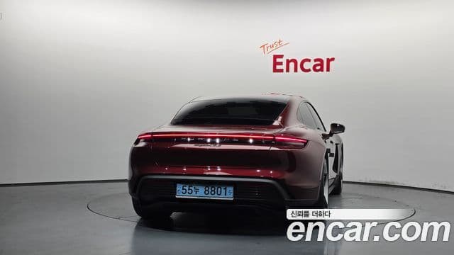 Porsche Taycan 2020 — Photo 2/36