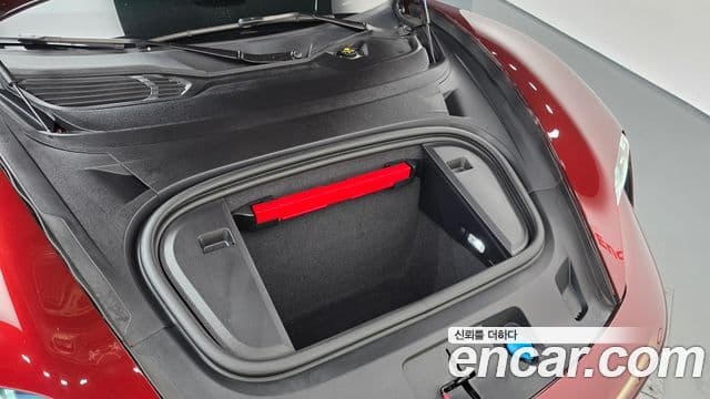 Porsche Taycan 2020 — Photo 13/36