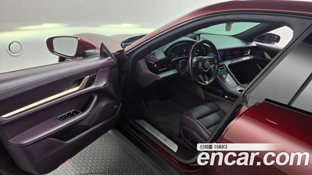 Porsche Taycan 2020 — Photo 15/36