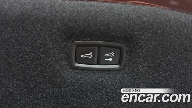 Porsche Taycan 2020 — Photo 12/36