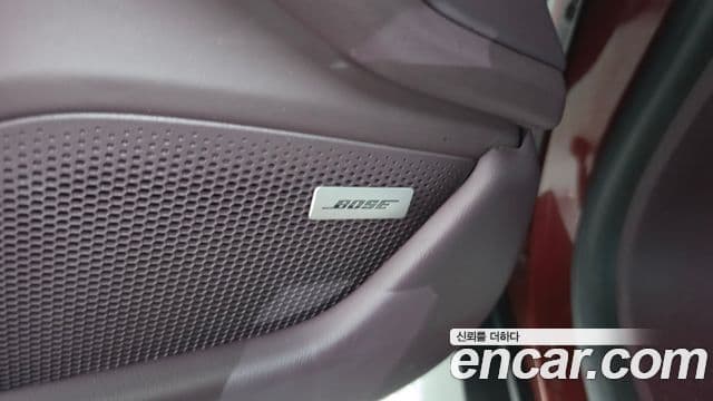 Porsche Taycan 2020 — Photo 9/36