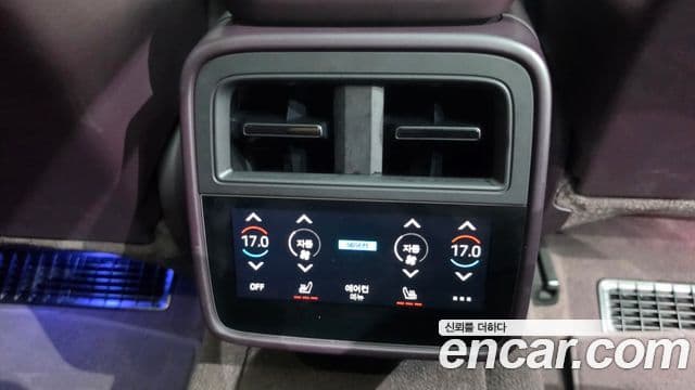 Porsche Taycan 2020 — Photo 17/36