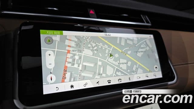 Land Rover Range Rover Velar 2018 — Фото 15/20