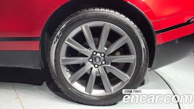 Land Rover Range Rover Velar 2018 — Şəkil 27/35