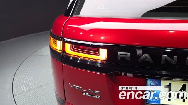 Land Rover Range Rover Velar 2018 — Şəkil 19/35