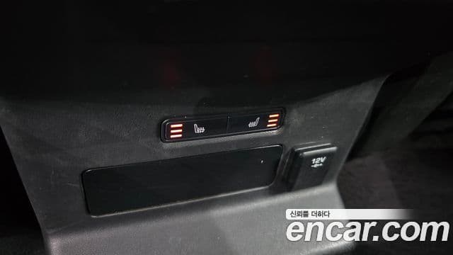 Land Rover Range Rover Velar 2018 — Şəkil 20/35