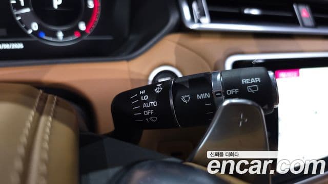 Land Rover Range Rover Velar 2018 — Şəkil 30/35