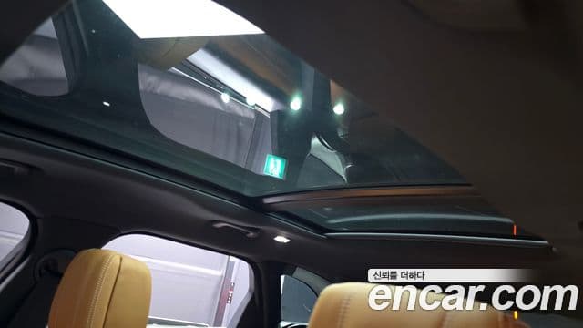 Land Rover Range Rover Velar 2018 — Şəkil 18/35