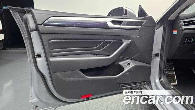 Volkswagen Arteon 2023 — Photo 24/31
