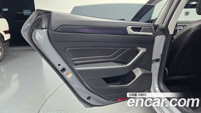 Volkswagen Arteon 2023 — Photo 12/31