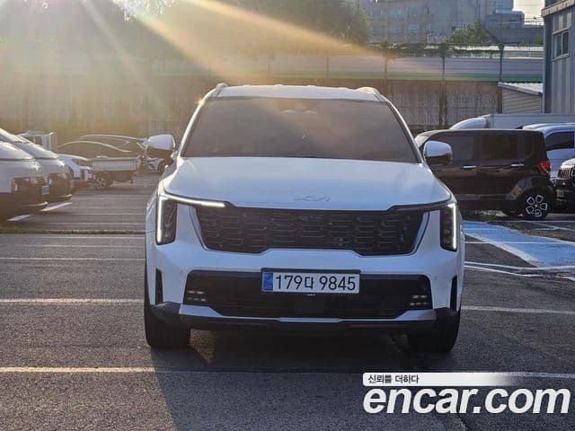Kia Sorento 2023 — Фото 2/20