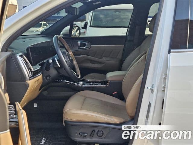 Kia Sorento 2023 — Фото 6/20