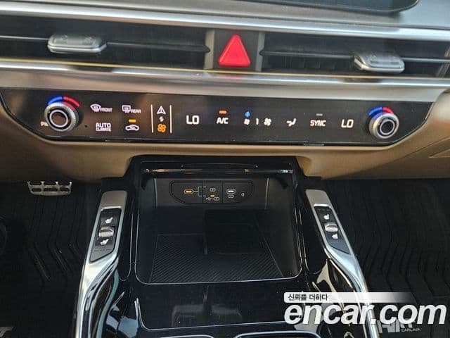 Kia Sorento 2023 — Фото 14/20