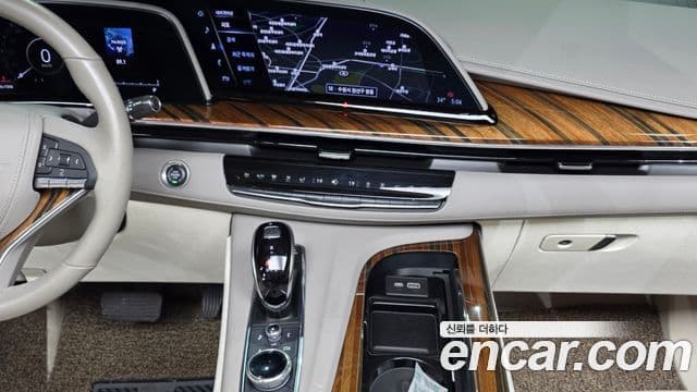 Cadillac Escalade 2023 — Фото 14/20