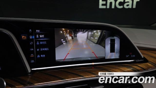 Cadillac Escalade 2023 — Фото 15/20