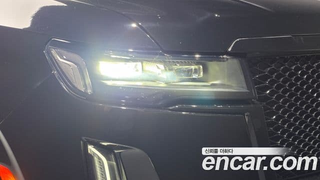 Cadillac Escalade 2023 — ფოტო 27/39