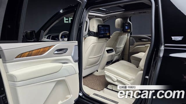 Cadillac Escalade 2023 — ფოტო 12/39