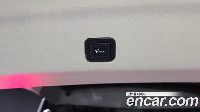 Cadillac Escalade 2023 — ფოტო 2/39
