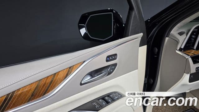Cadillac Escalade 2023 — ფოტო 39/39