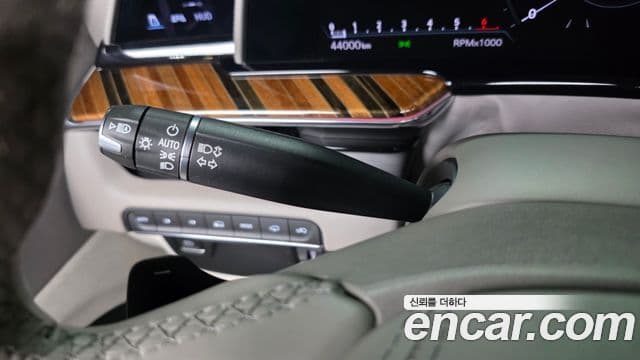 Cadillac Escalade 2023 — ფოტო 1/39