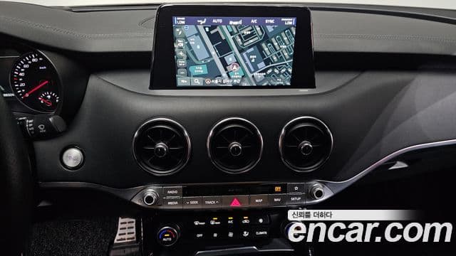 Kia Stinger 2020 — Фото 15/20