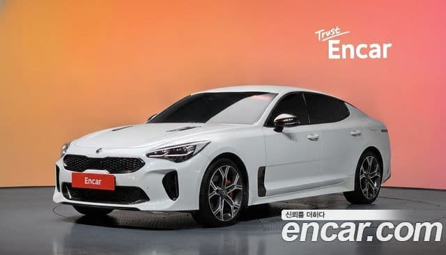 Kia Stinger 2020 — Фото 1/20