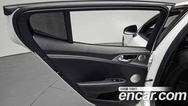 Kia Stinger 2020 — Şəkil 28/38