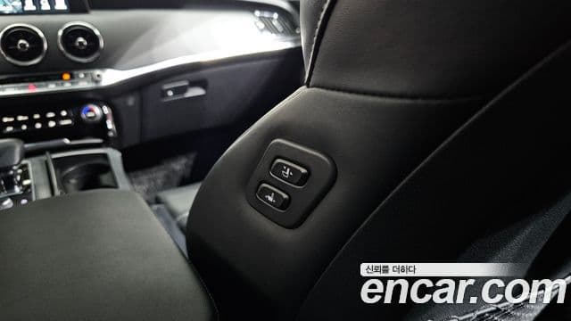 Kia Stinger 2020 — Şəkil 32/38