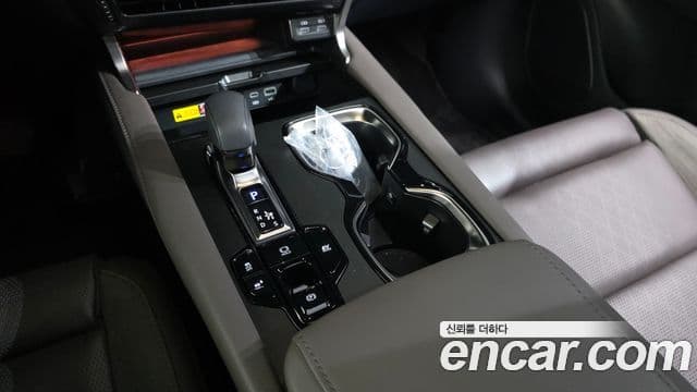 Lexus RX350h 2025 — Фото 8/20
