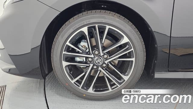 Toyota Camry 2026 — Photo 6/20