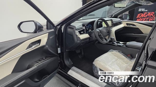 Toyota Camry 2026 — Photo 9/20