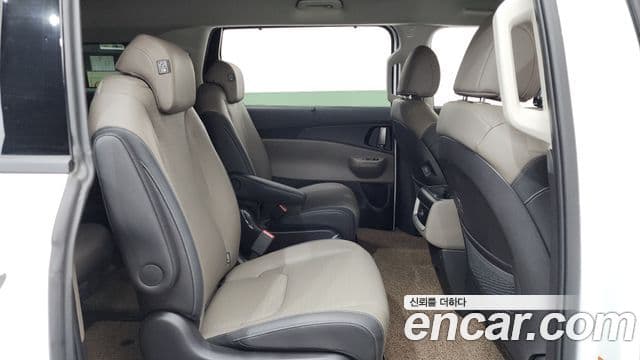 Kia Carnival 2025 — Фото 11/20