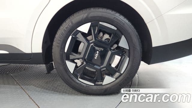 Kia Carnival 2025 — ფოტო 21/32