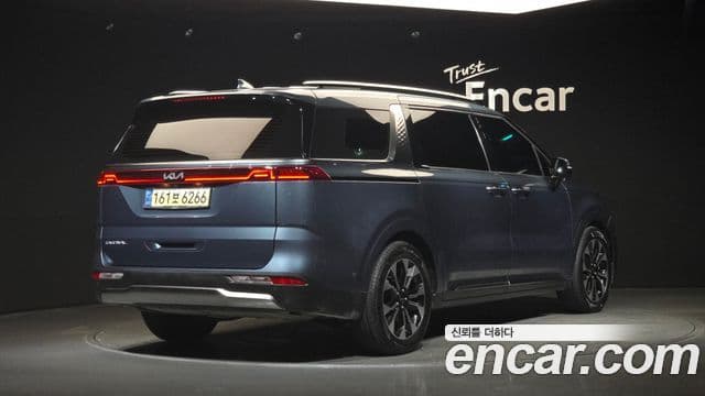 Kia Carnival 2021 — Фото 2/20