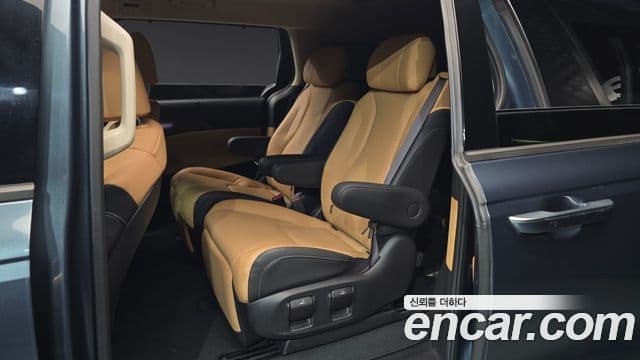 Kia Carnival 2021 — Фото 12/20
