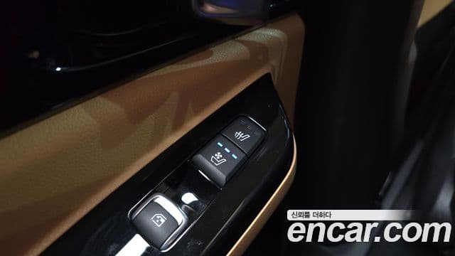 Kia Carnival 2021 — Фото 18/20