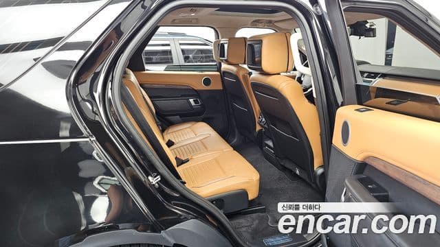 Land Rover Discovery 5 2020 — Фото 12/20
