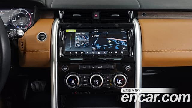 Land Rover Discovery 5 2020 — Фото 14/20
