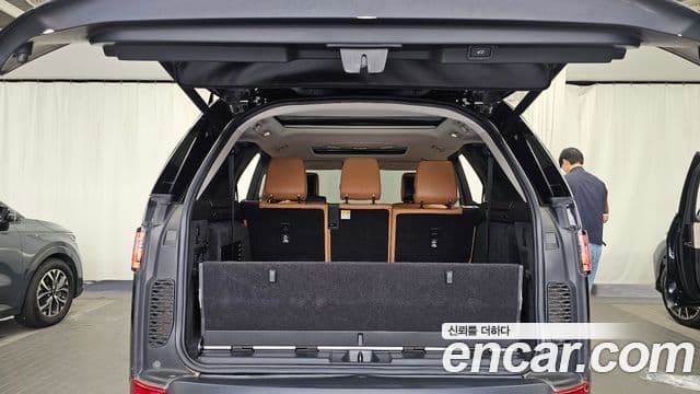 Land Rover Discovery 5 2020 — Фото 20/20